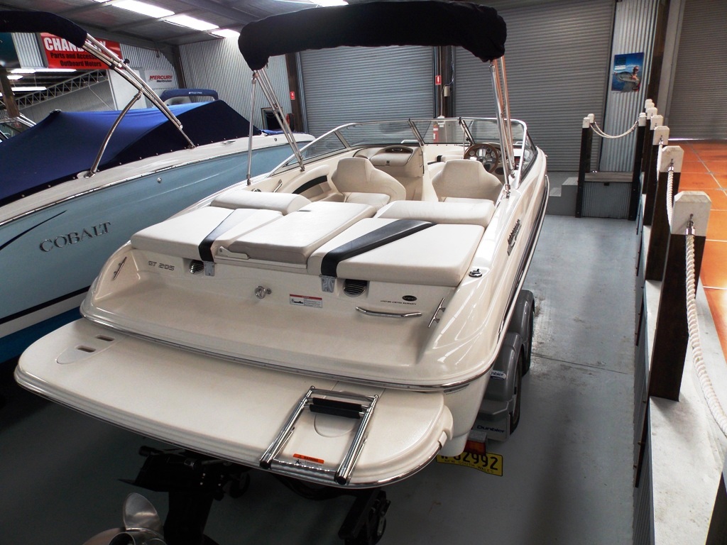GLASTRON GT205 BOWRIDER 2010 GLASTRON GT205 BOWRIDER 2010