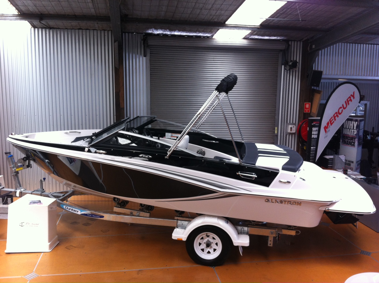 Glastron GT 185 Bowrider Glastron GT 185 Bowrider