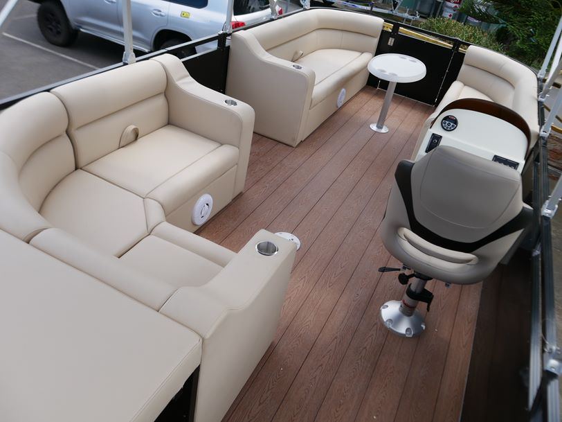 GR Platinum Series 1900 - Pontoon Boat GR Platinum Series 1900 - Pontoon Boat