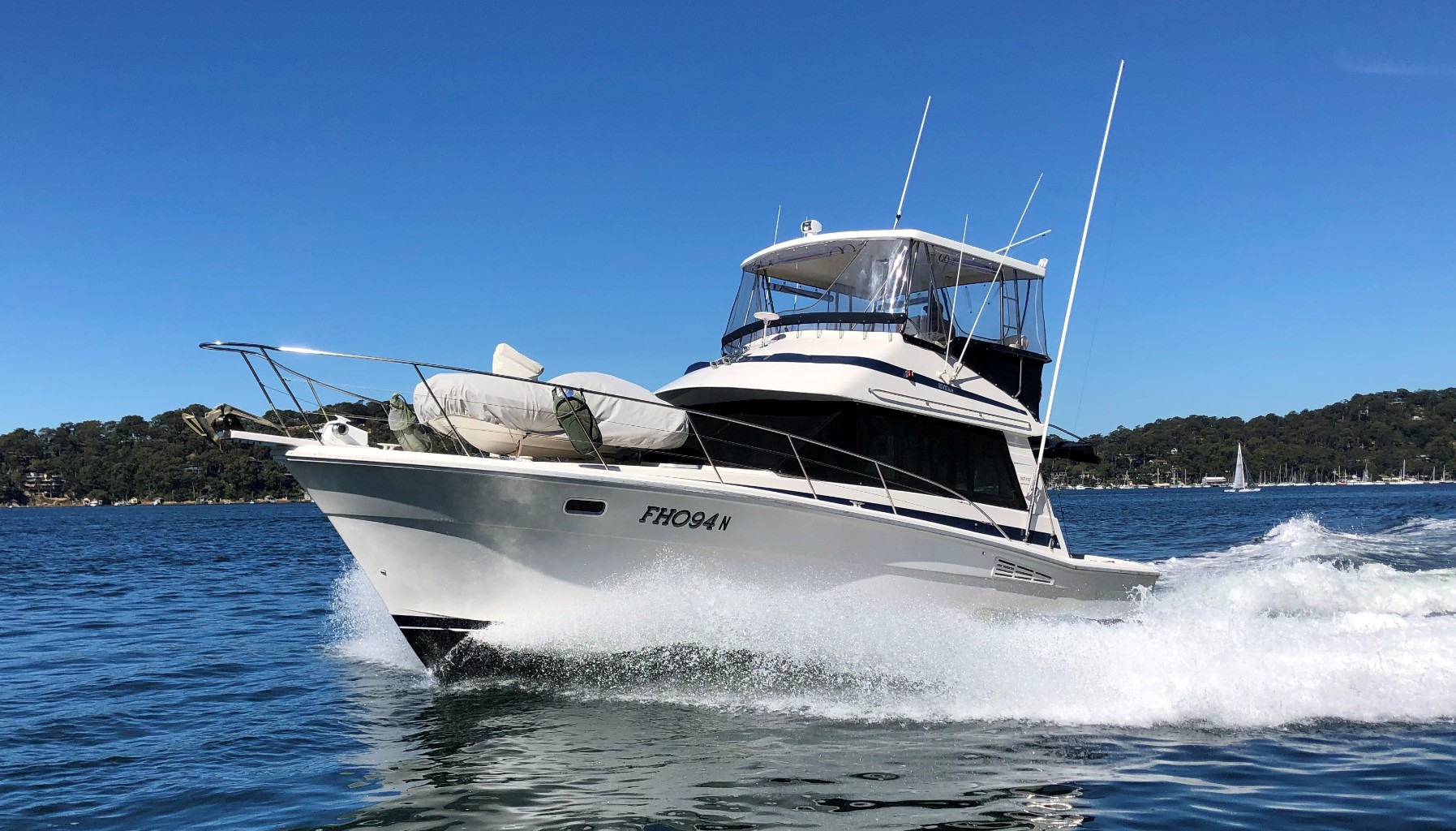 Riviera 35 Flybridge Sydney Marine Brokerage