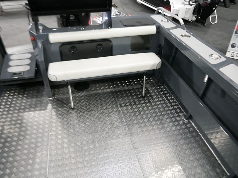 YELLOWFIN 7600 SOUTHERNER HARD TOP YELLOWFIN 7600 SOUTHERNER HARD TOP