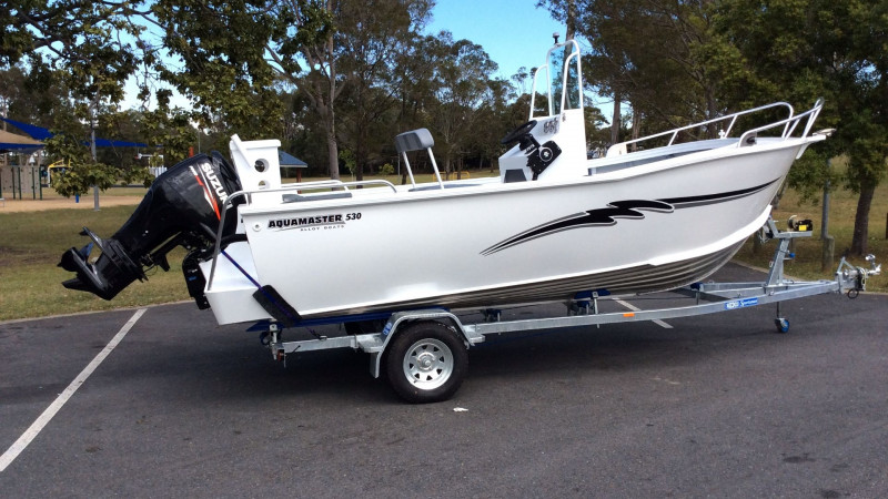 Aquamaster 5.30m Deluxe Centre Console Aquamaster 5.30m Deluxe Centre Console