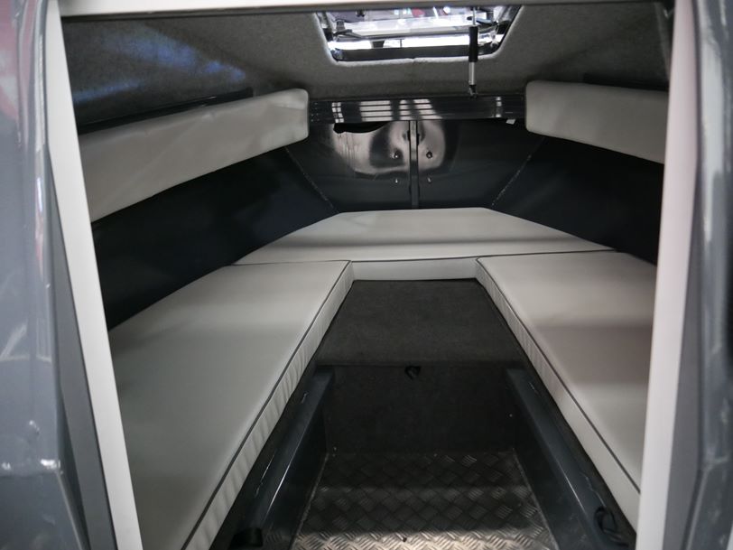 YELLOWFIN 7600 SOUTHERNER HARD TOP YELLOWFIN 7600 SOUTHERNER HARD TOP