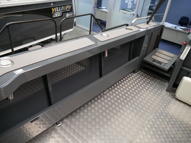 YELLOWFIN 7600 SOUTHERNER HARD TOP YELLOWFIN 7600 SOUTHERNER HARD TOP
