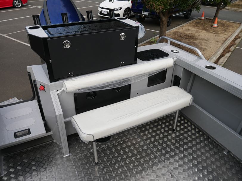 YELLOWFIN 7600 SOUTHERNER HARD TOP YELLOWFIN 7600 SOUTHERNER HARD TOP
