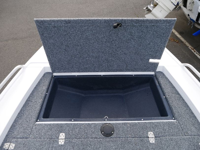 Quintrex 440 Explorer Trophy Side Console Quintrex 440 Explorer Trophy Side Console