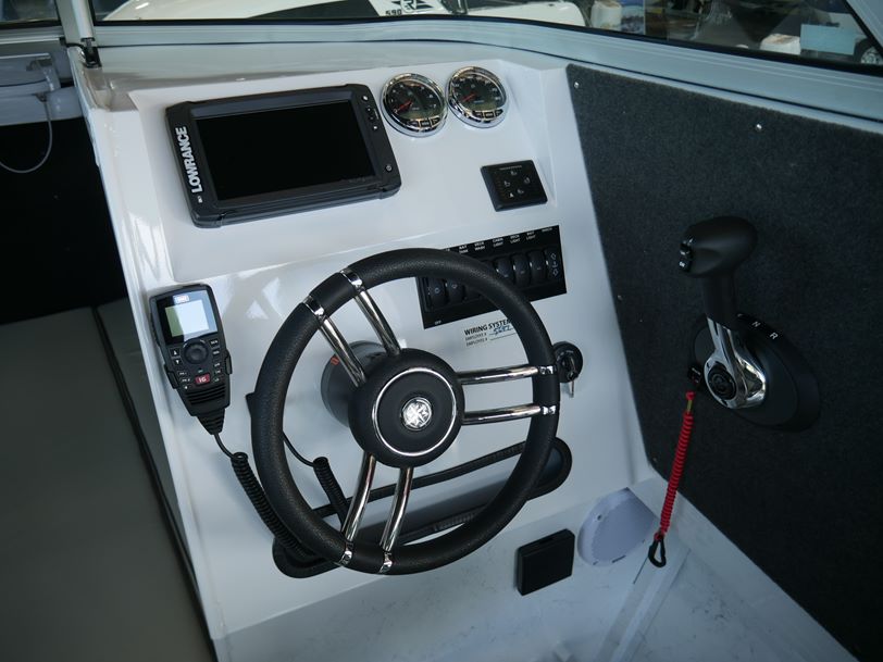 Quintrex 610 Trident - Soft Top Quintrex 610 Trident - Soft Top