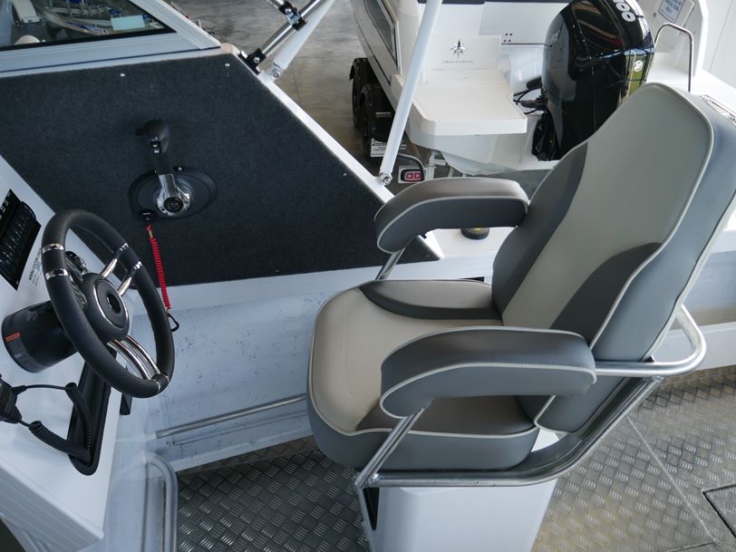 Quintrex 610 Trident - Soft Top Quintrex 610 Trident - Soft Top