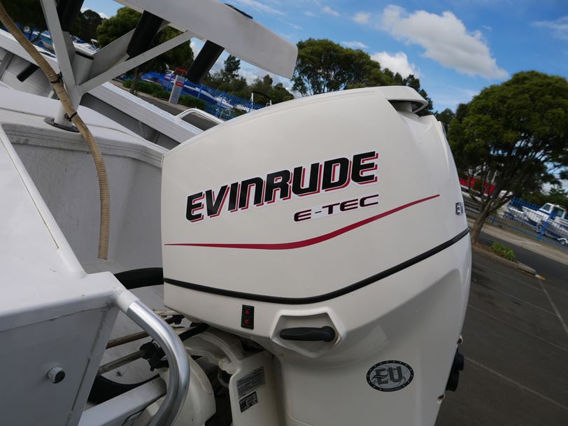 Quintrex 520 Renegade Centre Console Quintrex 520 Renegade Centre Console