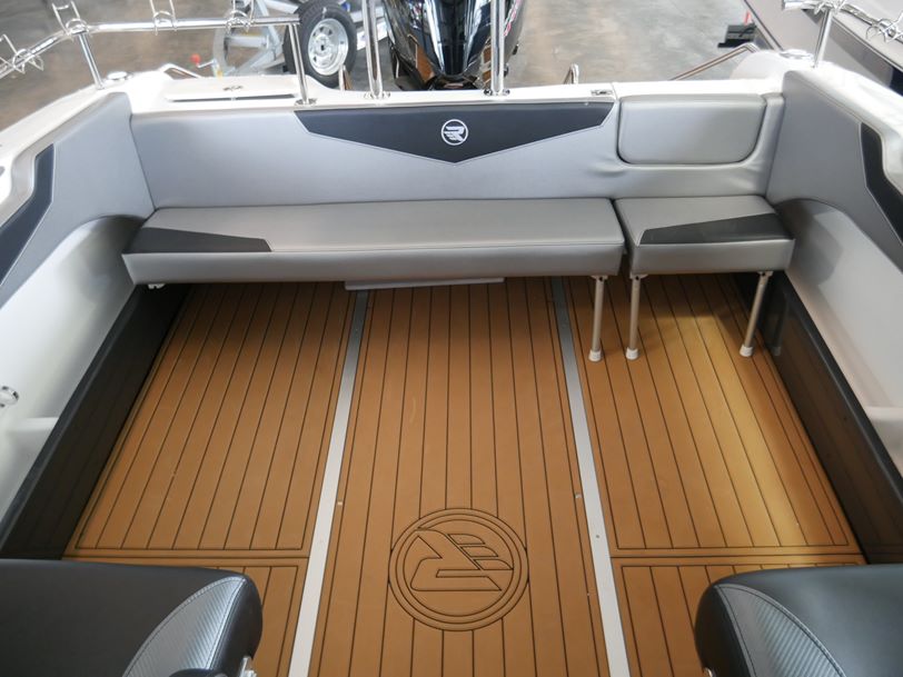Revival 640 Offshore Hard Top Revival 640 Offshore Hard Top