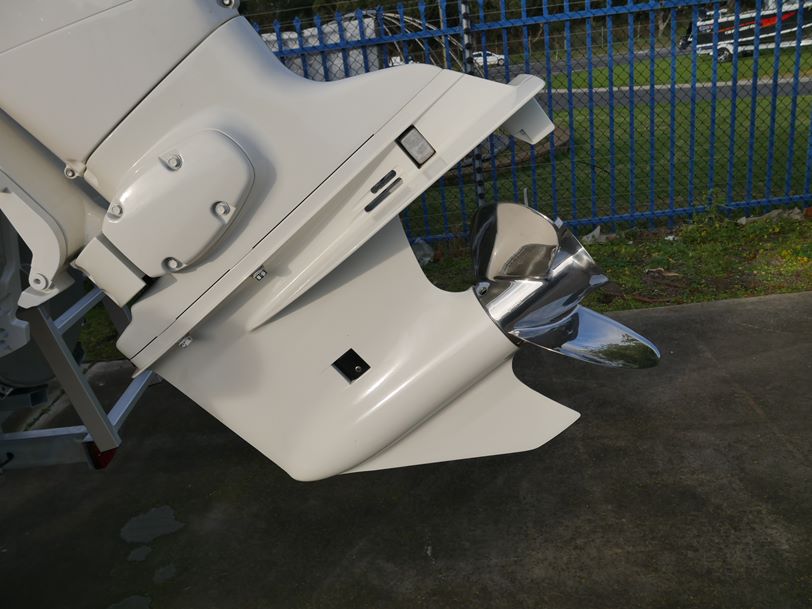 GR Platinum Series 1900 - Pontoon Boat GR Platinum Series 1900 - Pontoon Boat