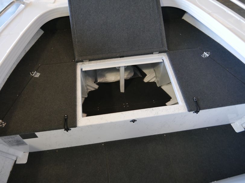Quintrex 420 Renegade - Side Console Quintrex 420 Renegade - Side Console