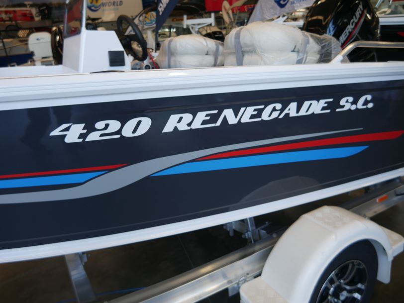 Quintrex 420 Renegade - Side Console Quintrex 420 Renegade - Side Console