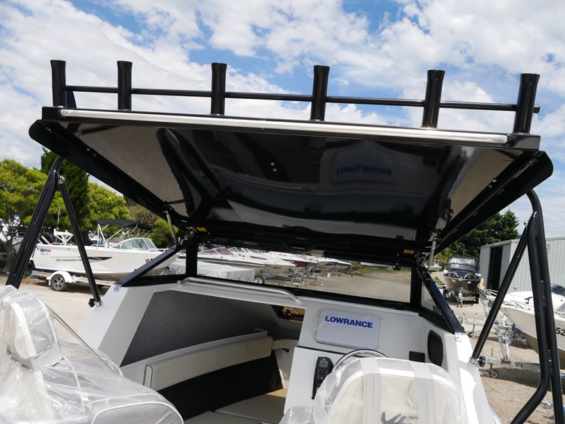 YELLOWFIN 5800 FOLDING HARD TOP YELLOWFIN 5800 FOLDING HARD TOP
