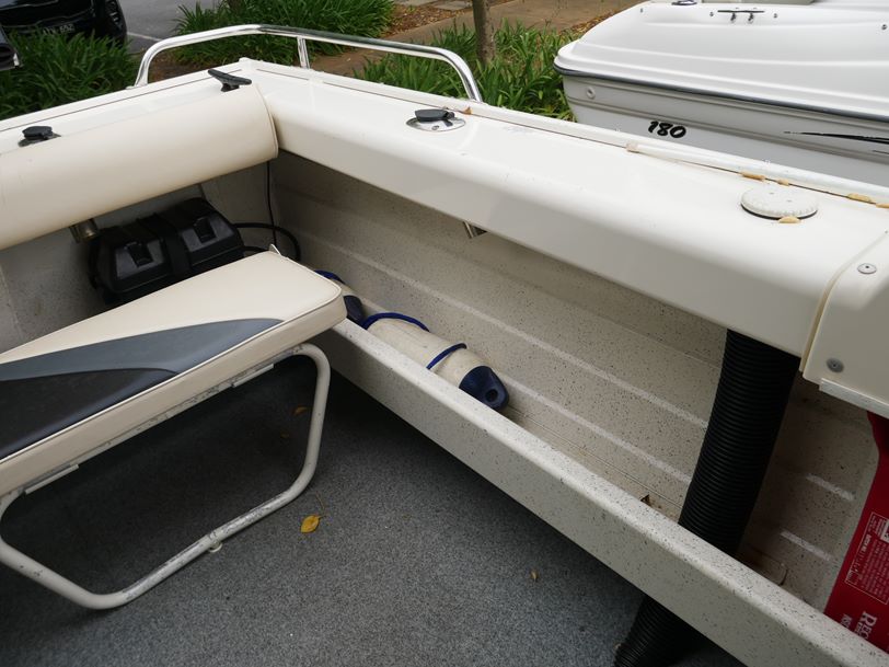 Savage 525 Osprey - Bow Rider Savage 525 Osprey - Bow Rider