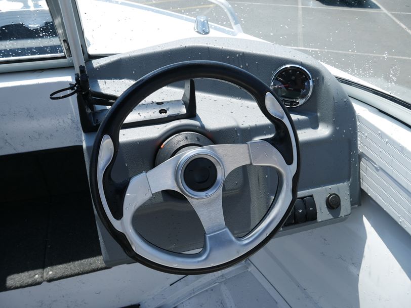 Quintrex 430 Fishabout Escape - Runabout Quintrex 430 Fishabout Escape - Runabout