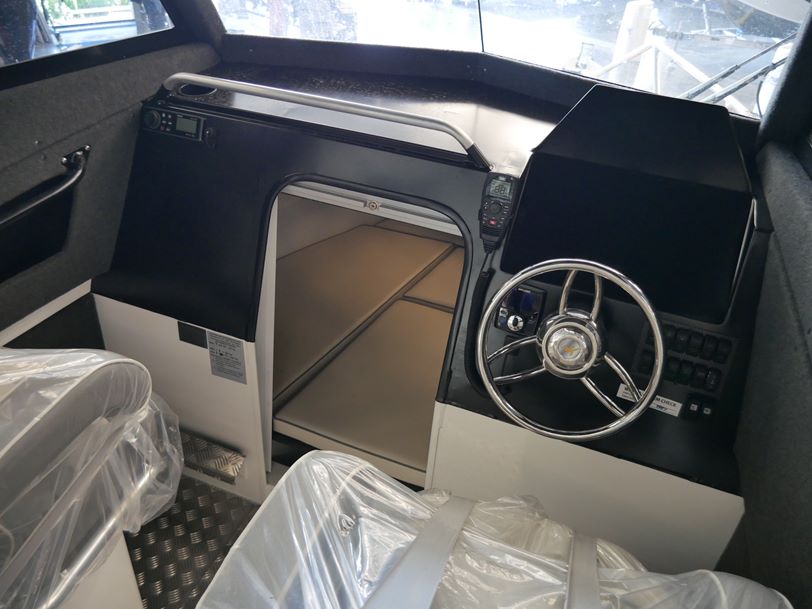 YELLOWFIN 7600 SOUTHERNER HARD TOP YELLOWFIN 7600 SOUTHERNER HARD TOP