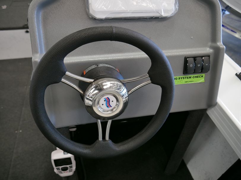 Quintrex 481 Top Ender Pro Quintrex 481 Top Ender Pro