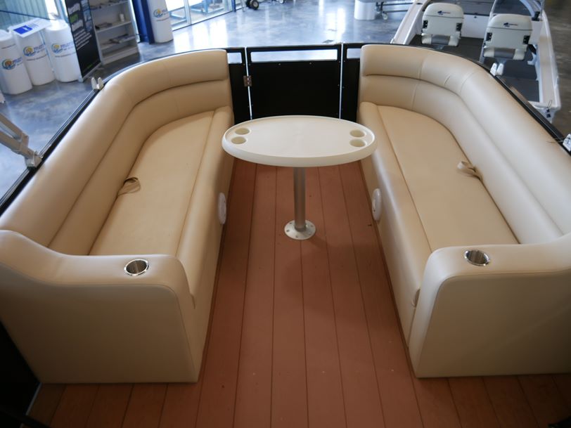 GR Platinum Series 1900 - Pontoon Boat GR Platinum Series 1900 - Pontoon Boat