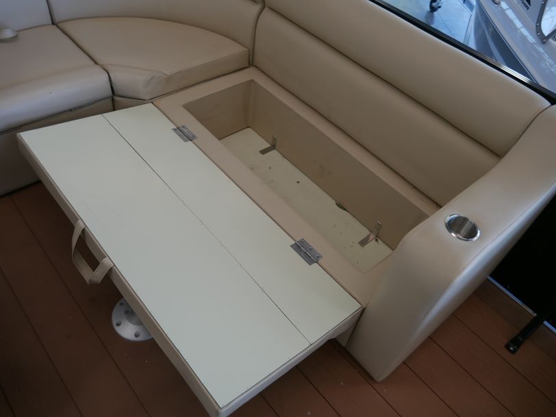 GR Platinum Series 1900 - Pontoon Boat GR Platinum Series 1900 - Pontoon Boat