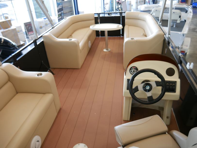 GR Platinum Series 1900 - Pontoon Boat GR Platinum Series 1900 - Pontoon Boat