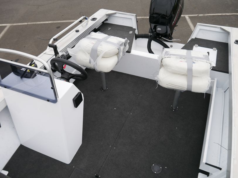 Quintrex 440 Renegade - Side Console Quintrex 440 Renegade - Side Console