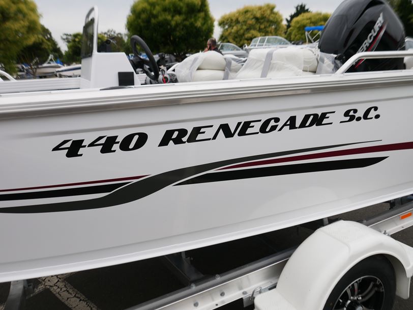 Quintrex 440 Renegade - Side Console Quintrex 440 Renegade - Side Console