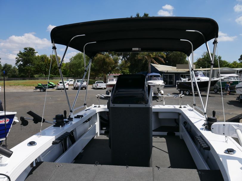 Quintrex 490 Top Ender Centre Console Quintrex 490 Top Ender Centre Console
