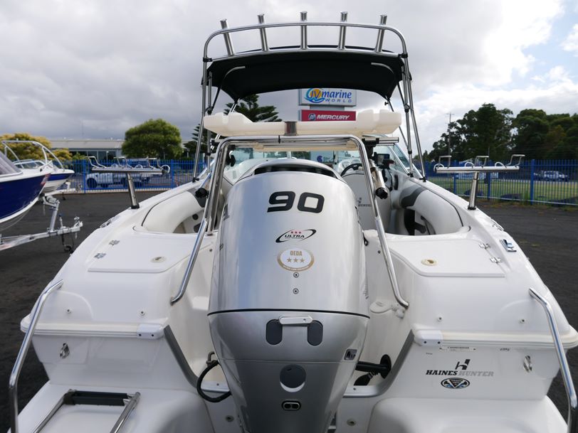 Haines Hunter V17 Legend Runabout Haines Hunter V17 Legend Runabout