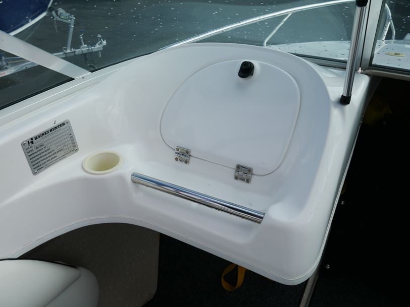 Haines Hunter V17 Legend Runabout Haines Hunter V17 Legend Runabout
