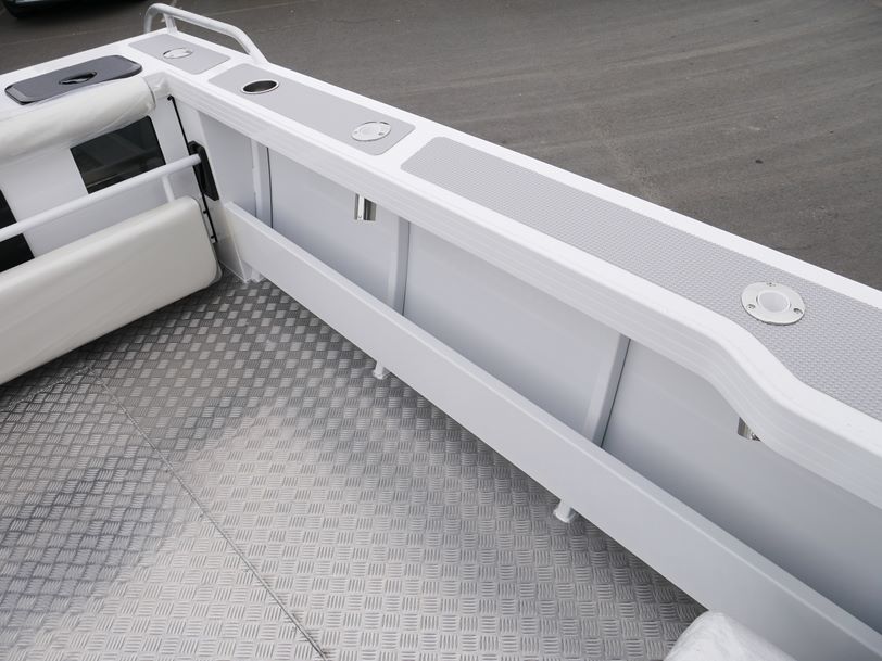 YELLOWFIN 7600 SOUTHERNER HARD TOP YELLOWFIN 7600 SOUTHERNER HARD TOP