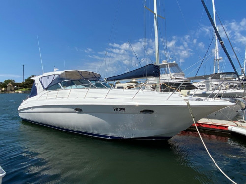 2005 Riviera M370 Sports Cruiser 2005 Riviera M370 Sports Cruiser
