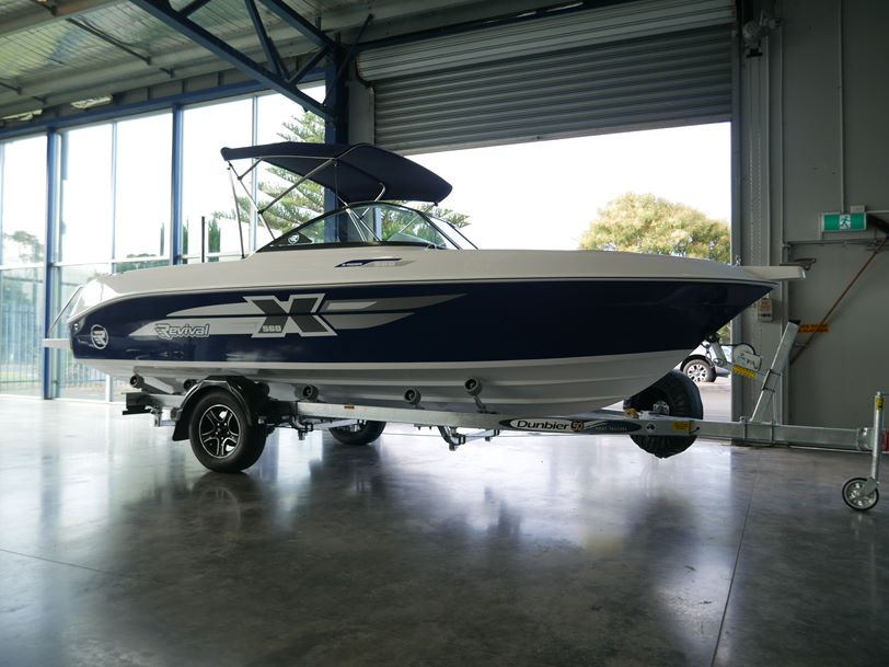 Revival R560 X-Rider Bow Rider Revival R560 X-Rider Bow Rider