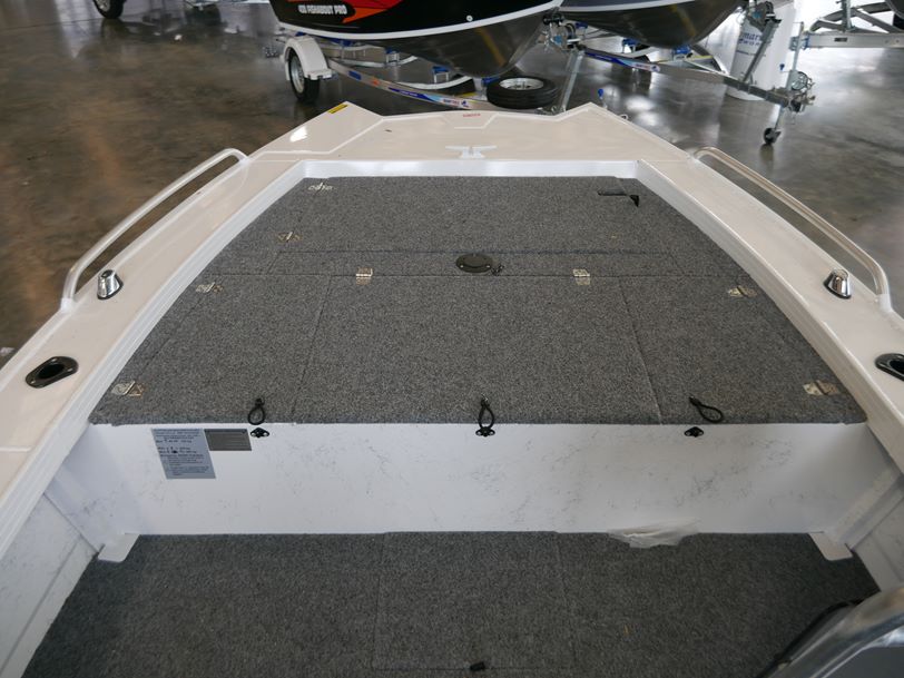 Quintrex 440 Explorer Trophy Side Console Quintrex 440 Explorer Trophy Side Console