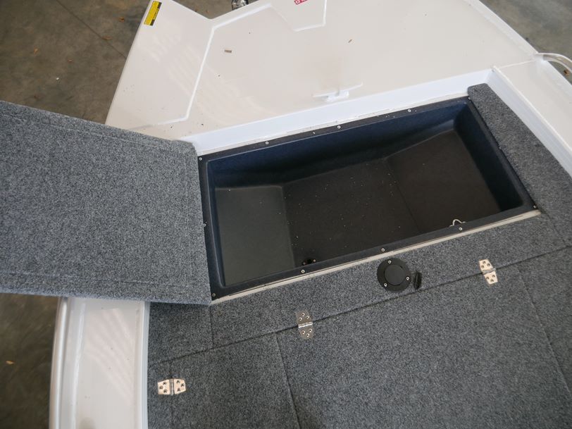 Quintrex 440 Explorer Trophy Side Console Quintrex 440 Explorer Trophy Side Console