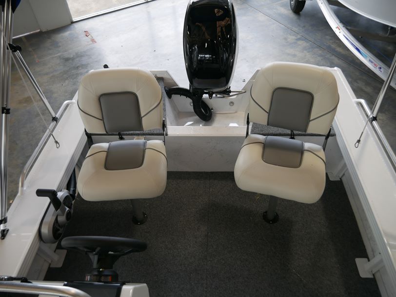 Quintrex 440 Explorer Trophy Side Console Quintrex 440 Explorer Trophy Side Console
