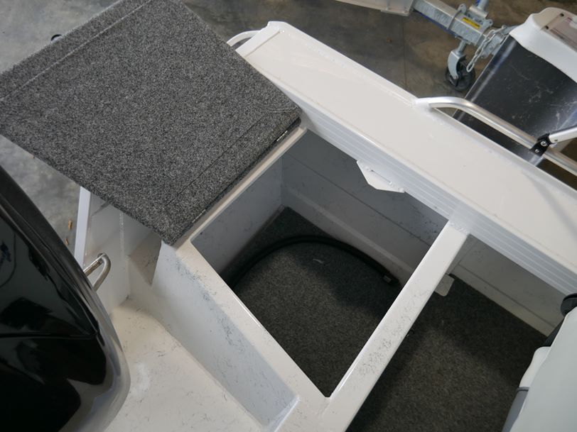 Quintrex 440 Explorer Trophy Side Console Quintrex 440 Explorer Trophy Side Console