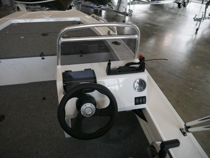 Quintrex 440 Explorer Trophy Side Console Quintrex 440 Explorer Trophy Side Console