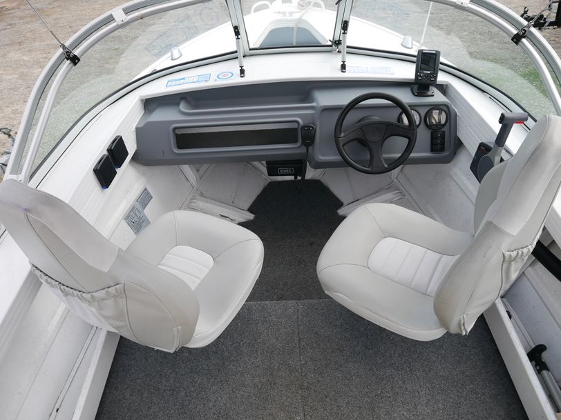Quintrex 430 Fishabout - Runabout Quintrex 430 Fishabout - Runabout