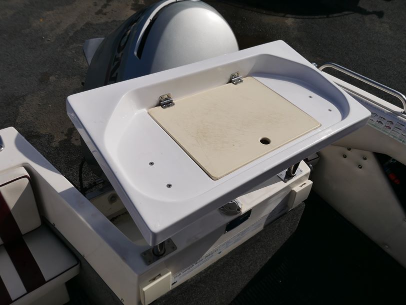 Streaker 585 - Cabin Boat Streaker 585 - Cabin Boat