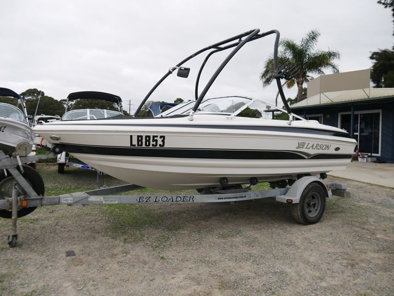 Larson 185 Bow Rider Larson 185 Bow Rider