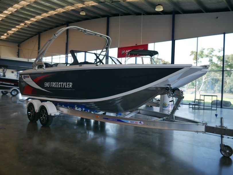 QUINTREX 590 FREESTYLER - BOW RIDER QUINTREX 590 FREESTYLER - BOW RIDER
