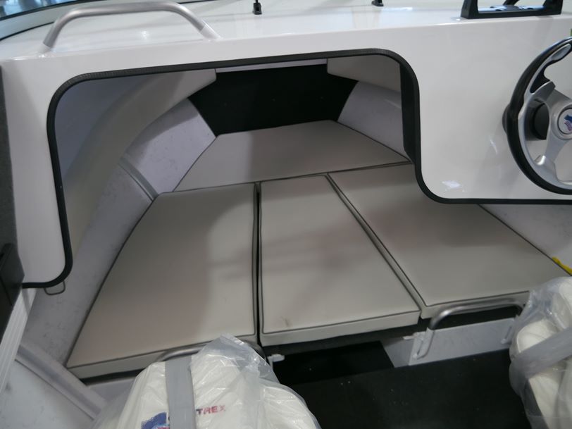 Quintrex 590 Sea Spirit - Cabin Boat Quintrex 590 Sea Spirit - Cabin Boat