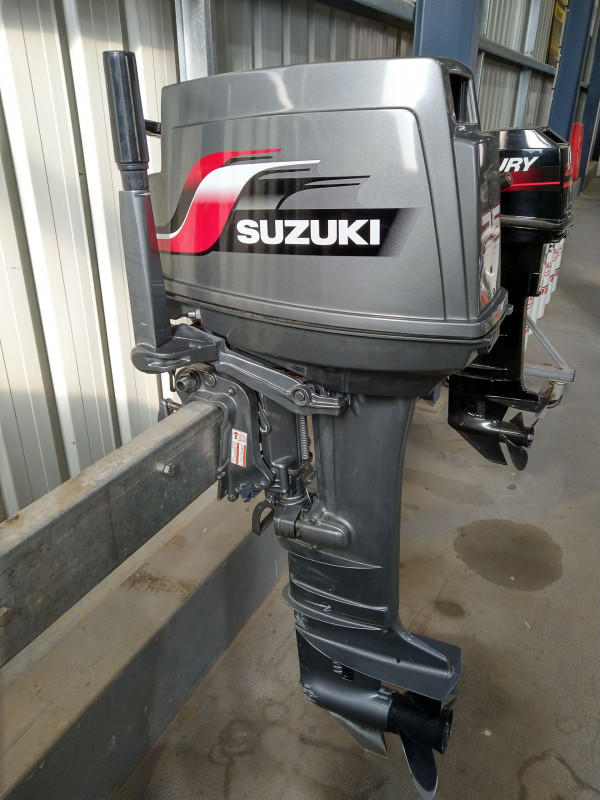 25HP Suzuki Outboard Baldwin Boats