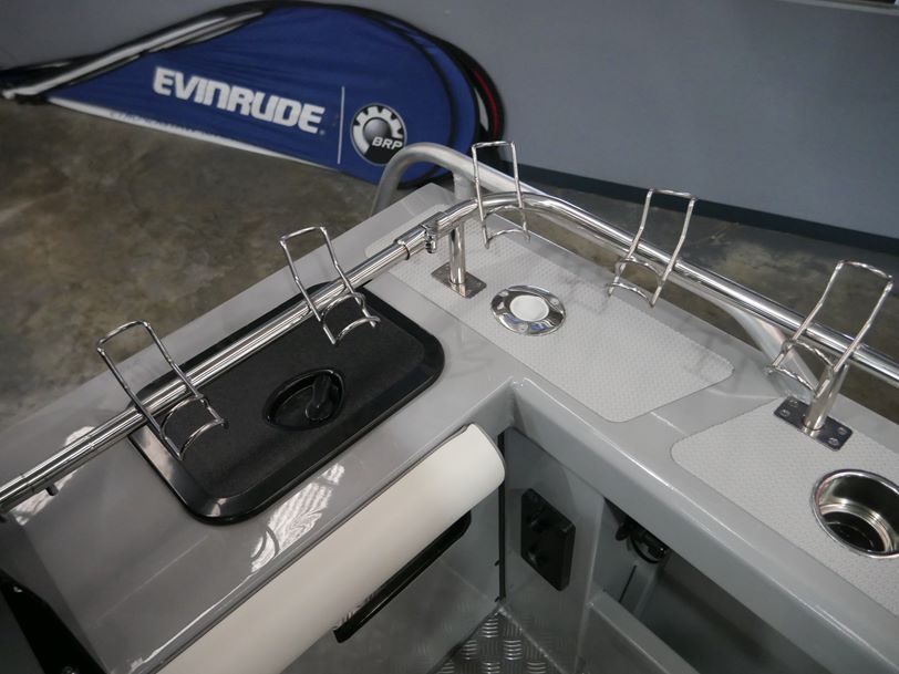 YELLOWFIN 6500 CABIN - SOFT TOP YELLOWFIN 6500 CABIN - SOFT TOP