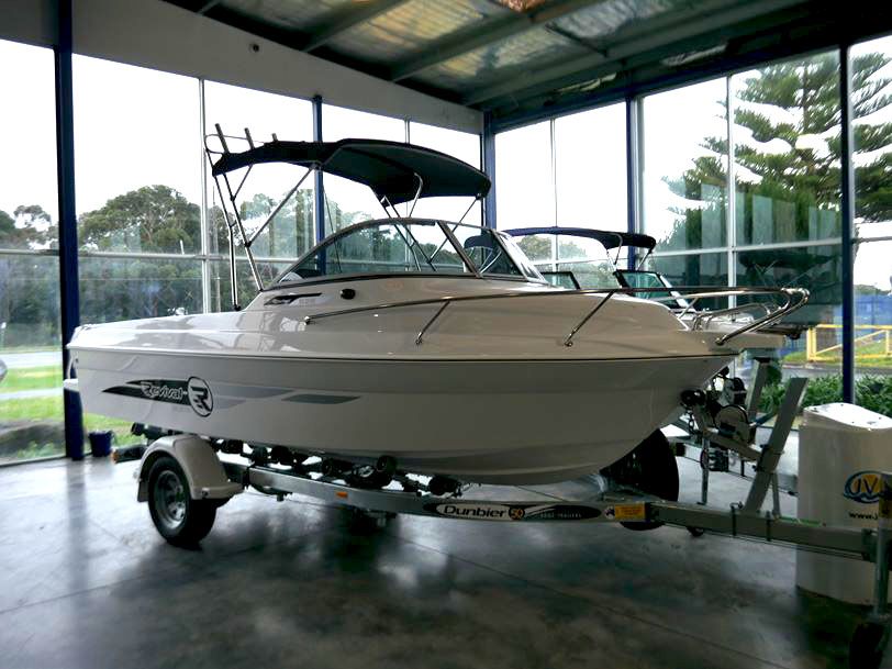 REVIVAL 520 OFFSHORE RUNABOUT REVIVAL 520 OFFSHORE RUNABOUT