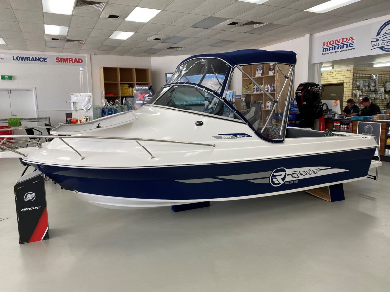 2022 Revival 525 Mercury 2.1L 90hp Dunbier Multi Roller trailer