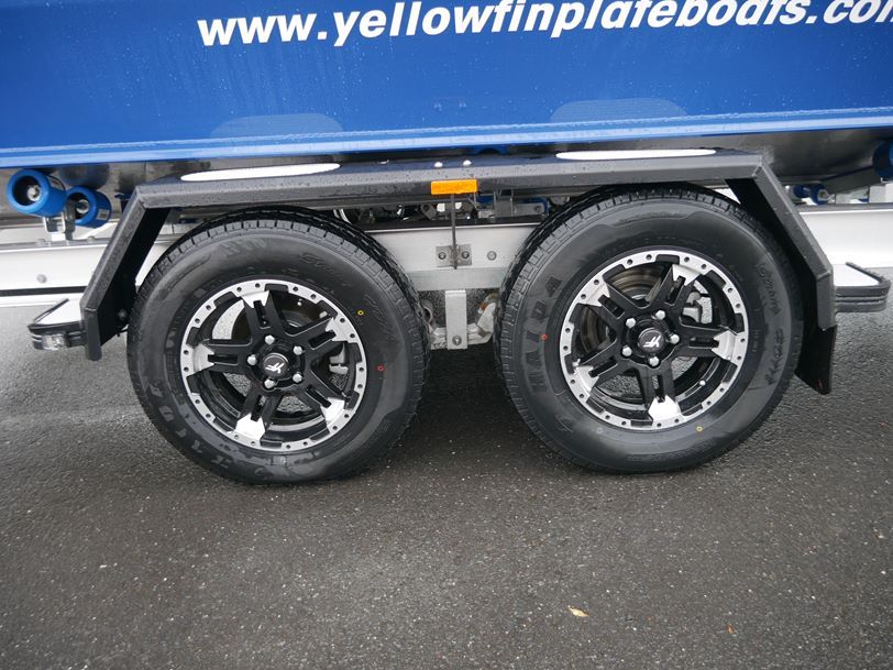 YELLOWFIN 7600 SOUTHERNER HARD TOP YELLOWFIN 7600 SOUTHERNER HARD TOP