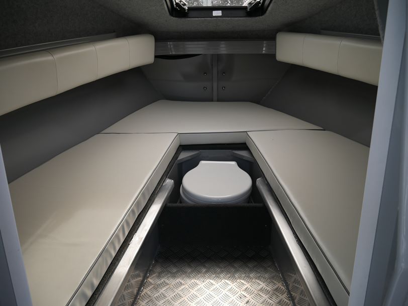 YELLOWFIN 7600 SOUTHERNER HARD TOP YELLOWFIN 7600 SOUTHERNER HARD TOP
