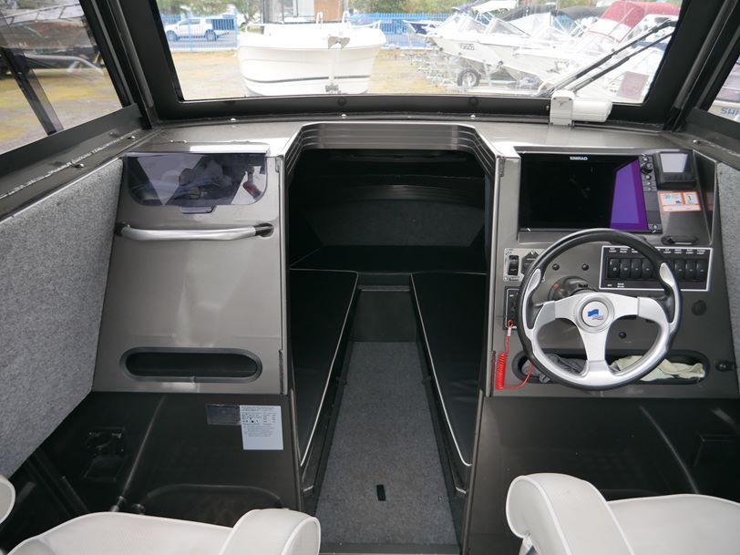Quintrex 610 Trident Hard Top - Cabin Boat Quintrex 610 Trident Hard Top - Cabin Boat